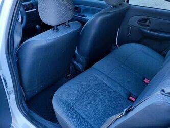 2009-renault-clio-1460116-47644105