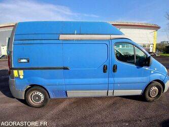 2012-renault-trafic-1460120-47644147
