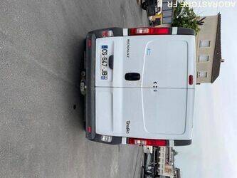 2012-renault-trafic-1460121-47644155