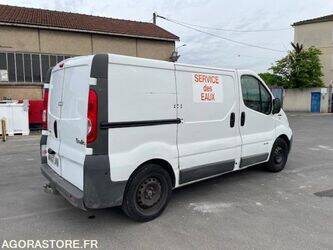 2012-renault-trafic-1460121-47644156