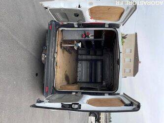 2012-renault-trafic-1460121-47644157