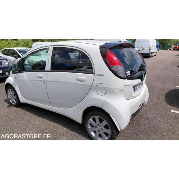 2013 Peugeot ION-47644162