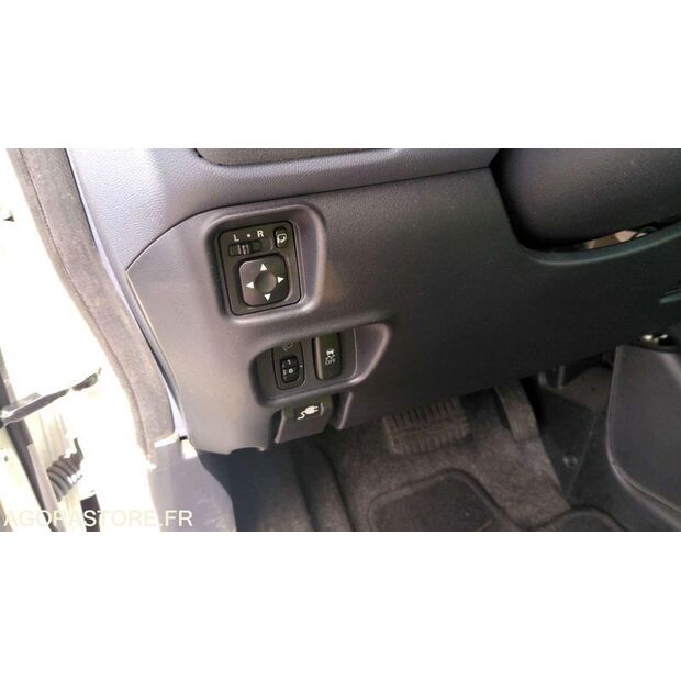 2013 Peugeot ION-47644168