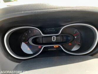 2017-renault-trafic-1460132-47644449