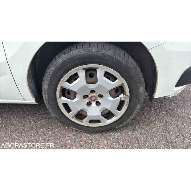 2017 Fiat Doblo-47644538