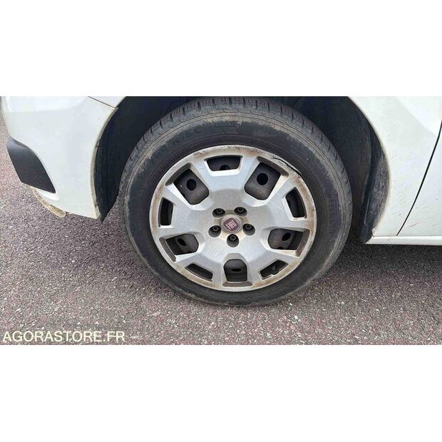 2017 Fiat Doblo-47644540