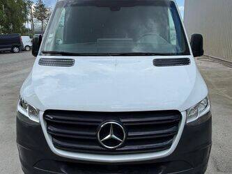2020-mercedes-benz-sprinter-1460145-47644800