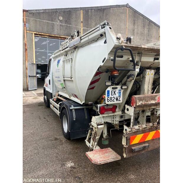 2017 Iveco 70C18-47644913
