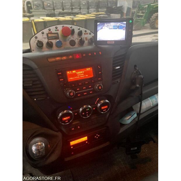 2017 Iveco 70C18-47644916