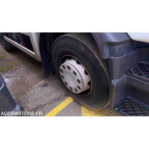 2012 Renault PREMIUM-47661776