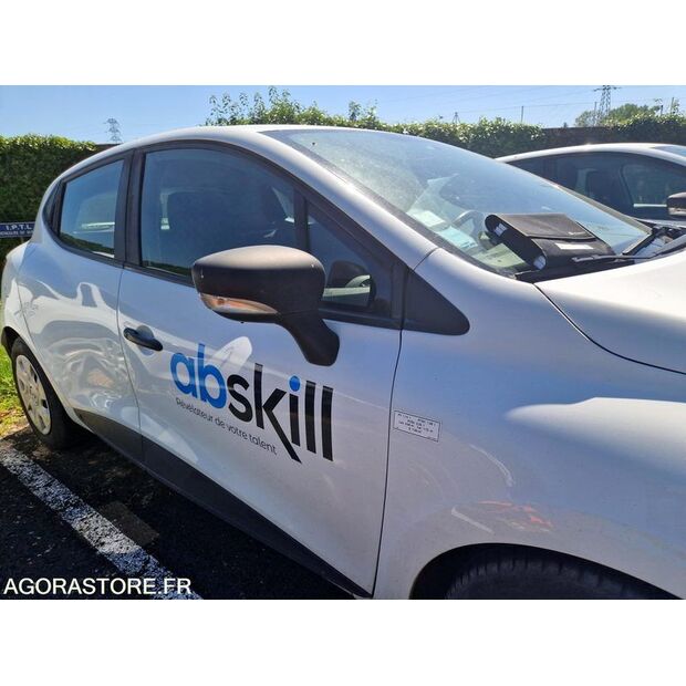 2017 Renault Clio-47661874