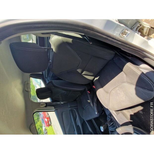 2017 Renault Clio-47661888