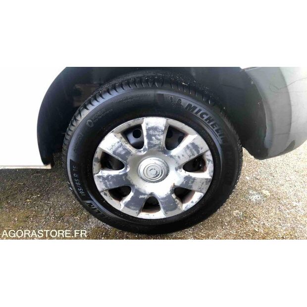 2012 رينو Kangoo-47661935