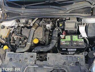 2015-renault-clio-1460328-47662018
