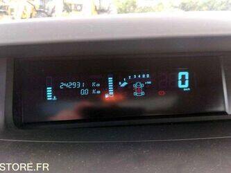 2010-renault-espace-1460331-47662180