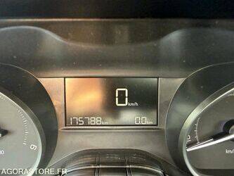 2020-peugeot-208-1460332-47662230