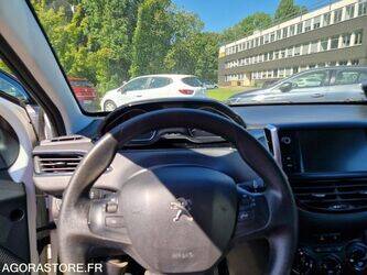 2019-peugeot-208-1460335-47662300