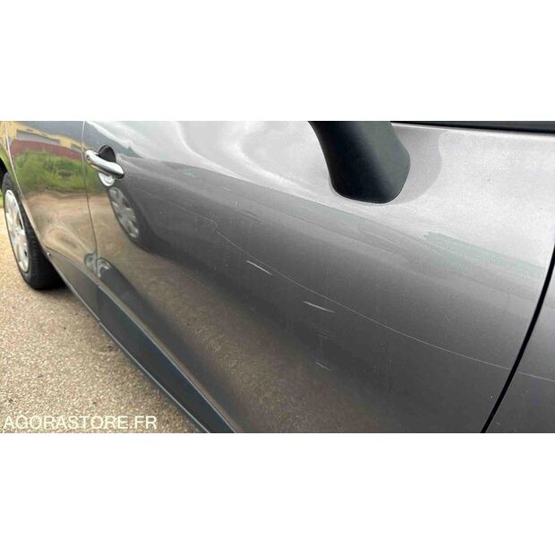 2012 Renault Clio-47662349