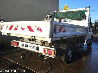 2015-peugeot-boxer-1460337-47662363