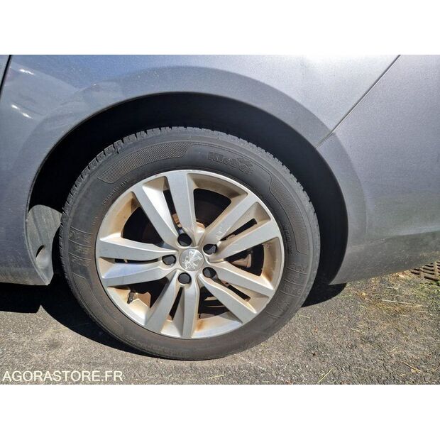 2021 Peugeot 308-47662654