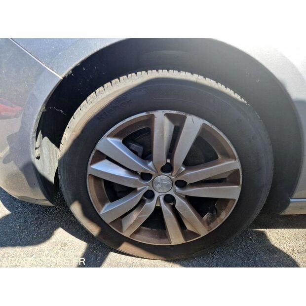 2021 Peugeot 308-47662657
