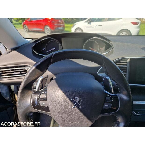 2021 Peugeot 308-47662663