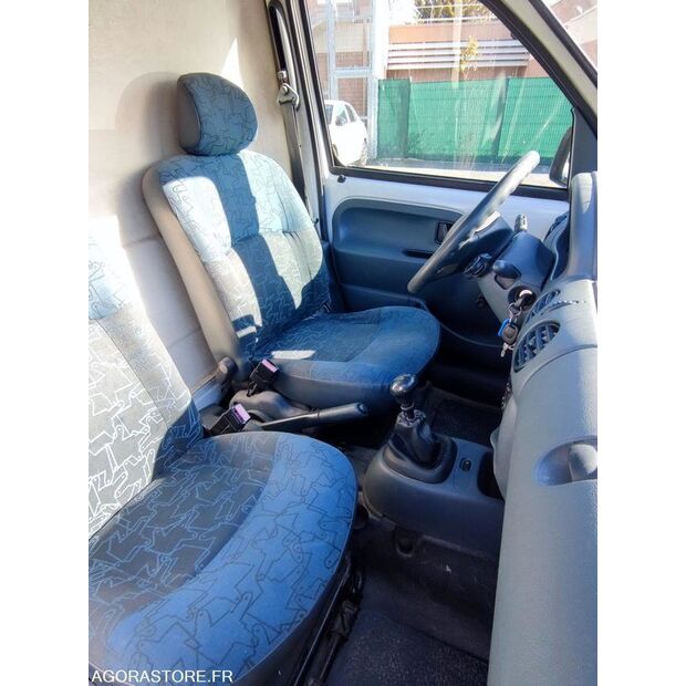 2000 رينو Kangoo-47662701