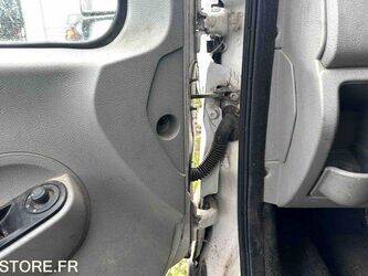 2010-renault-master-1460349-47662723