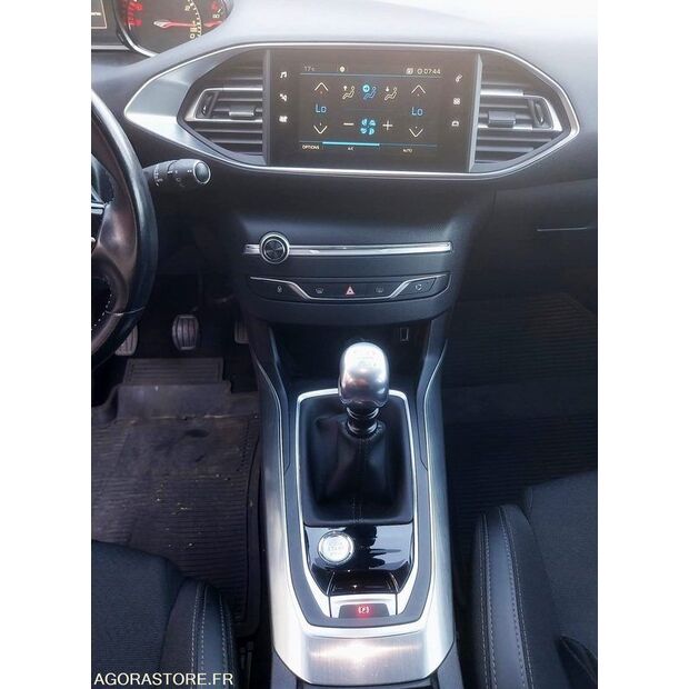 2019 Peugeot 308-47662878