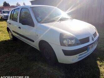 2005-renault-clio-1460359-47663014