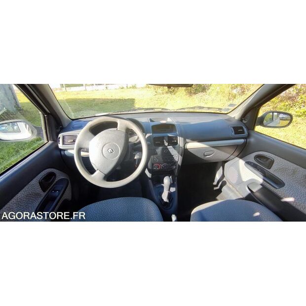 2005 Renault Clio-47663016