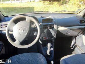 2005-renault-clio-1460359-47663016