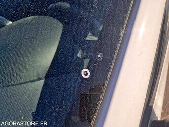 renault-clio-1460360-47663025