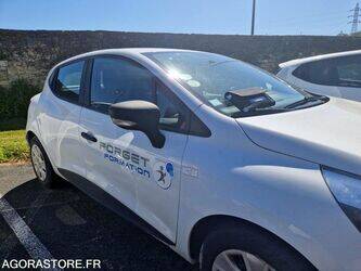 renault-clio-1460360-47663027