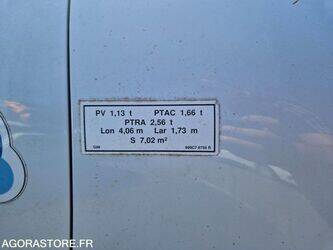 renault-clio-1460360-47663028