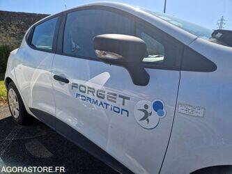 renault-clio-1460360-47663029