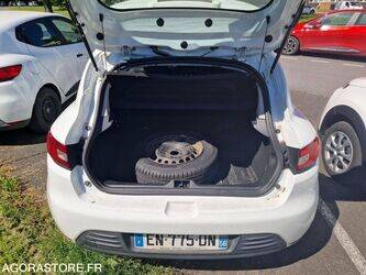 renault-clio-1460360-47663032