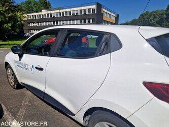 renault-clio-1460360-47663034