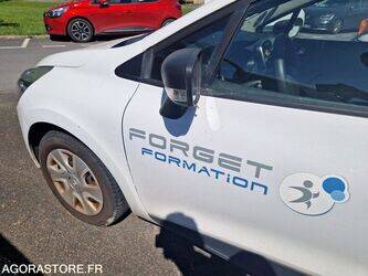 renault-clio-1460360-47663038