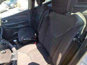 renault-clio-1460360-47663041