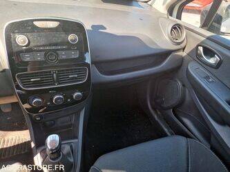 renault-clio-1460360-47663042