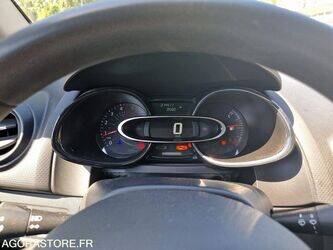 renault-clio-1460360-47663043