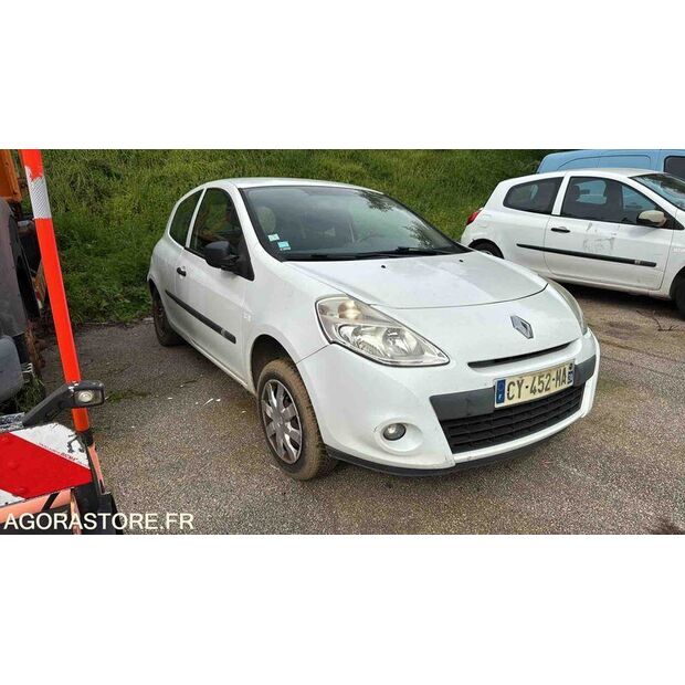 2013 Renault Clio-47663074