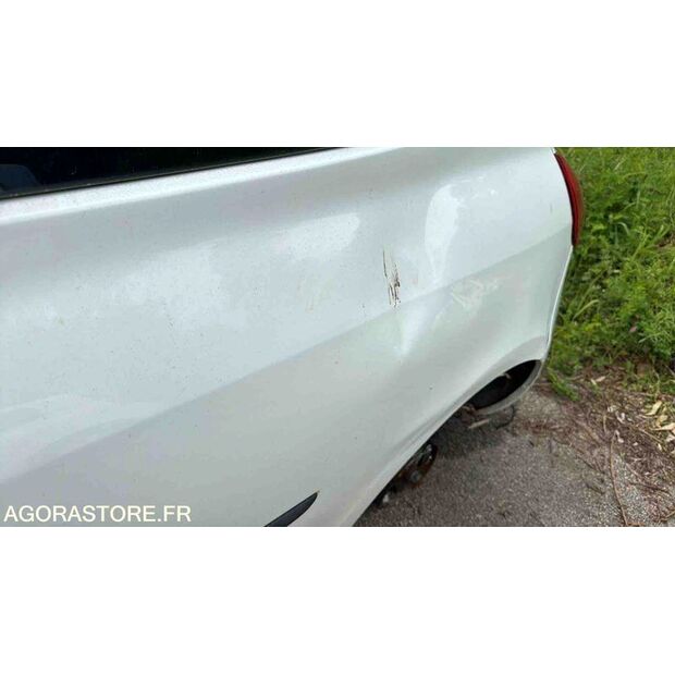 2013 Renault Clio-47663080