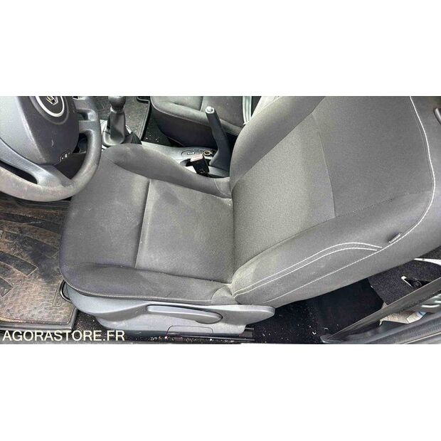 2013 Renault Clio-47663081