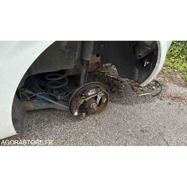 2013 Renault Clio-47663086