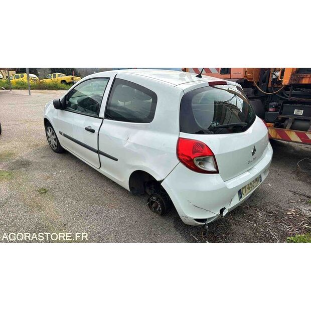2013 Renault Clio-47663094