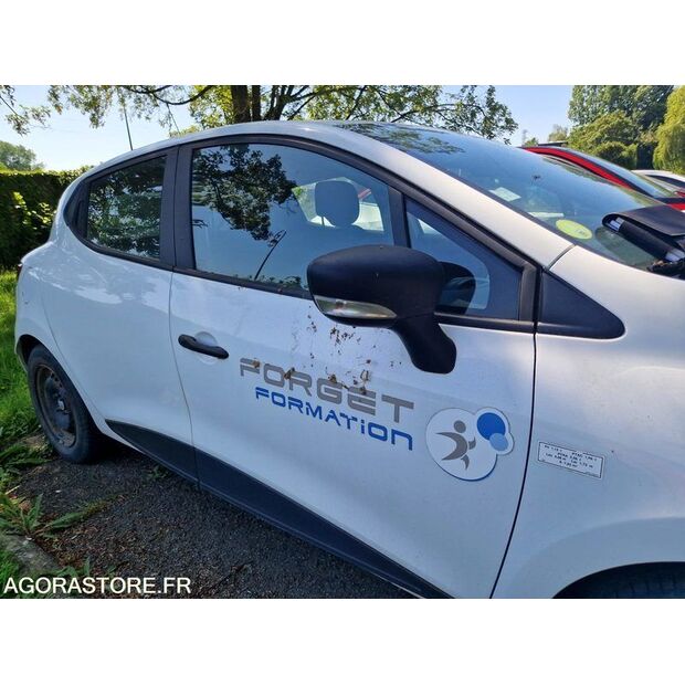 2016 Renault Clio-47663103