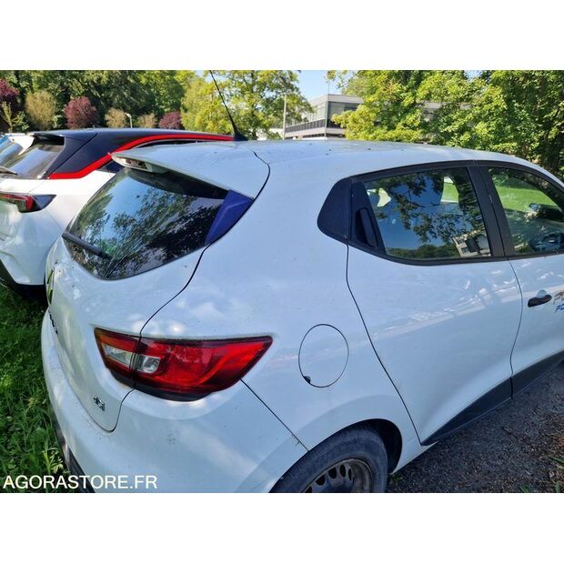2016 Renault Clio-47663106