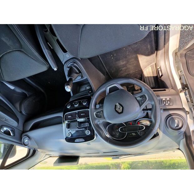 2016 Renault Clio-47663116